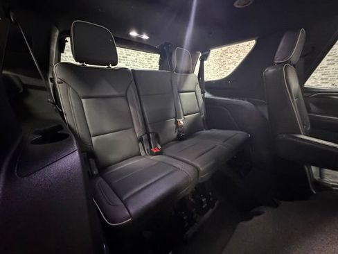 Used 2024 Chevrolet Tahoe Premier RWD image 11