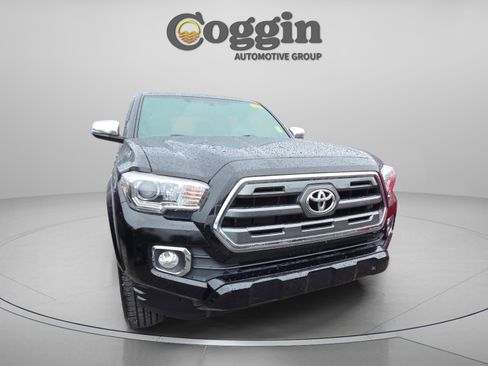Used 2016 Toyota Tacoma Limited image 17