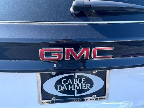 Used 2025 GMC Acadia Elevation FWD image 32