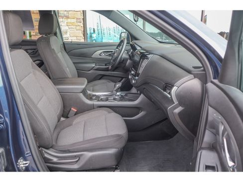 Used 2023 Chevrolet Traverse LT AWD/4WD image 16