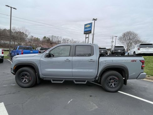 Used 2026 Nissan Frontier PRO-4X image 8