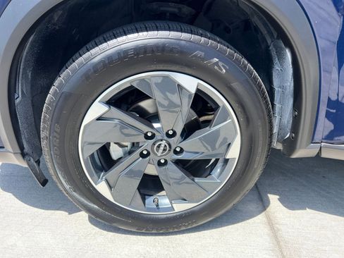 Used 2025 Nissan Rogue SV AWD/4WD image 35