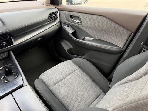 Used 2021 Nissan Rogue SV image 17