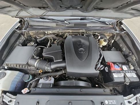 Used 2018 Toyota Tacoma SR5 image 16