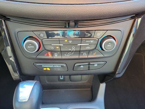 Used 2018 Ford Escape SE w/ SE Sport Appearance Package image 34