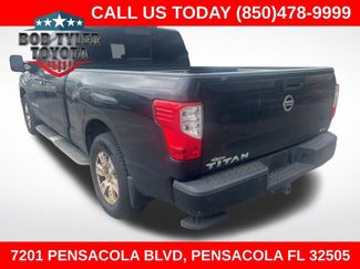 Used 2017 Nissan Titan SV video 1