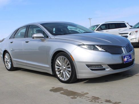 Used 2013 Lincoln MKZ image 3