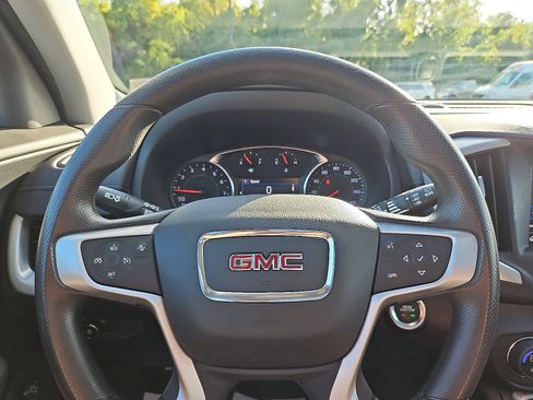 Certified 2022 GMC Terrain SLE w/ Driver Convenience Package image 19