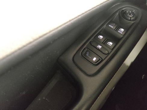 Used 2018 Jeep Compass Latitude w/ Popular Equipment Group image 27