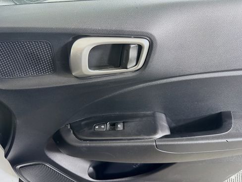 Used 2026 Hyundai Venue SEL FWD image 31