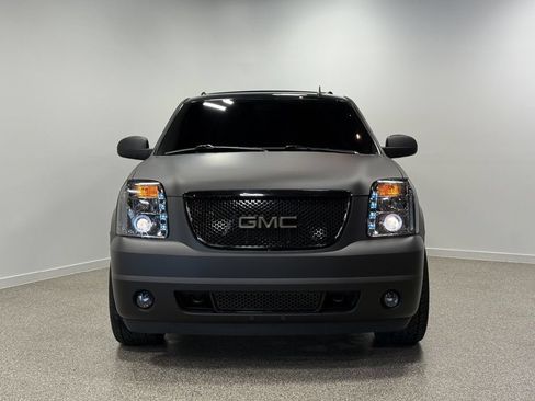 Used 2013 GMC Yukon Denali AWD/4WD image 2