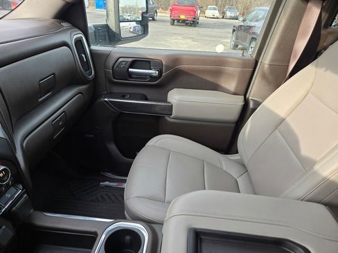 Used 2022 Chevrolet Silverado 2500 LTZ image 15