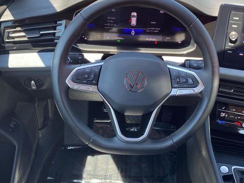 Certified 2025 Volkswagen Jetta SE FWD image 4