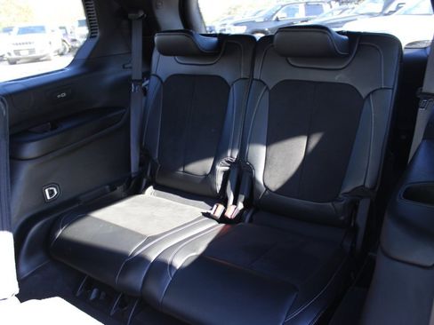 Used 2023 Jeep Grand Cherokee L Laredo image 27