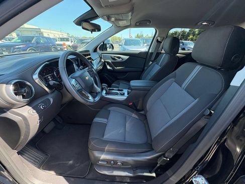 Used 2025 Chevrolet Blazer LT FWD image 29
