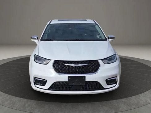 Used 2022 Chrysler Pacifica Limited FWD image 7