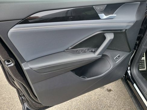 New 2026 Volkswagen Tiguan SEL R-Line image 32