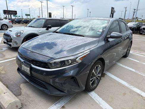 Used 2022 Kia Forte LXS FWD image 7