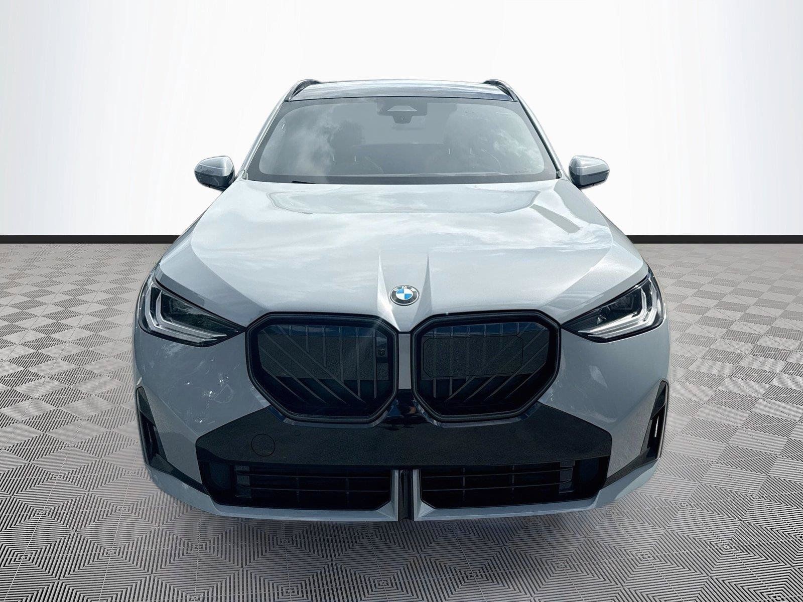Used 2025 BMW X3 xDrive30i w/ Premium Package AWD/4WD image 2