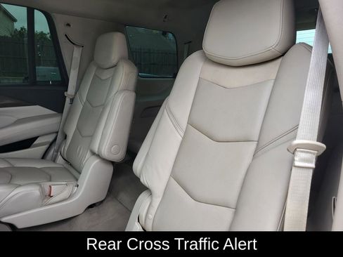 Used 2020 Cadillac Escalade Luxury AWD/4WD image 15