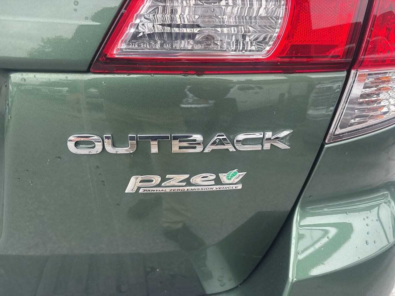 Used 2014 Subaru Outback 2.5i Limited w/ Moonroof Package AWD/4WD image 15