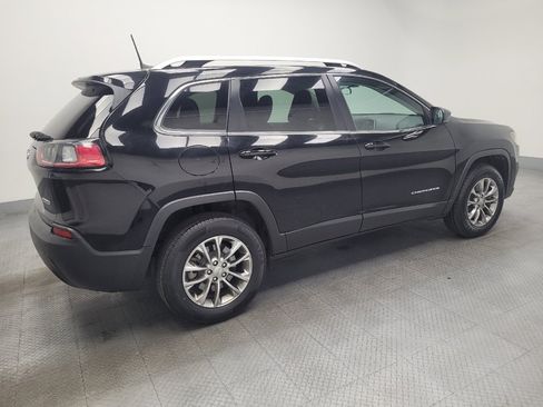 Used 2019 Jeep Cherokee Latitude Plus w/ Cold Weather Group AWD/4WD image 10
