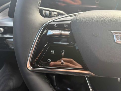 Used 2026 Cadillac Lyriq Premium Luxury AWD/4WD image 13