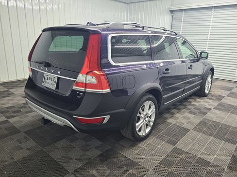 Used 2016 Volvo XC70 T5 Premier w/ Proximity Package AWD/4WD image 11