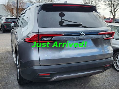 Used 2025 Toyota Grand Highlander AWD image 3