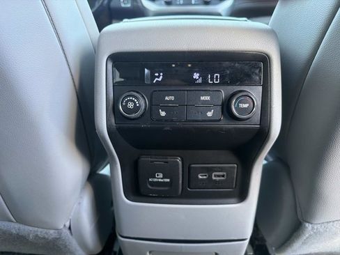 Used 2021 GMC Acadia SLT w/ Preferred Package FWD image 23