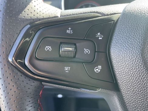 Used 2023 Chevrolet TrailBlazer RS w/ Sun and Liftgate Package FWD image 17