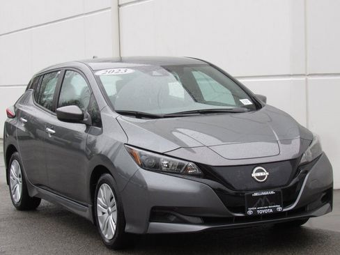 Used 2023 Nissan Leaf S image 2