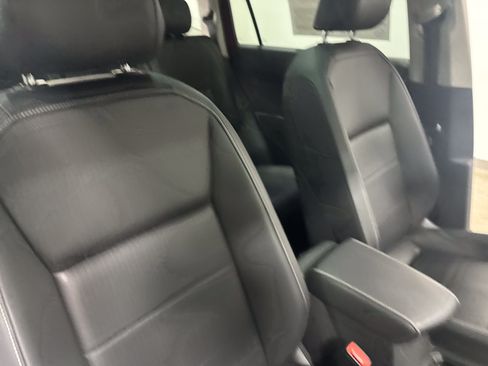 Certified 2021 Volkswagen Tiguan SE AWD/4WD image 38