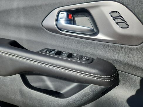 New 2026 Chrysler Pacifica Select image 14