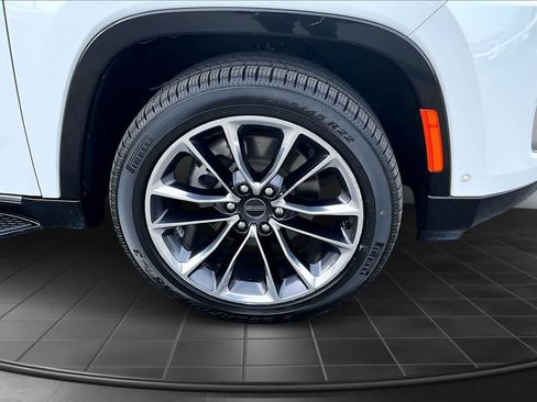 Used 2023 Jeep Wagoneer L Series II w/ Premium Group I AWD/4WD image 34