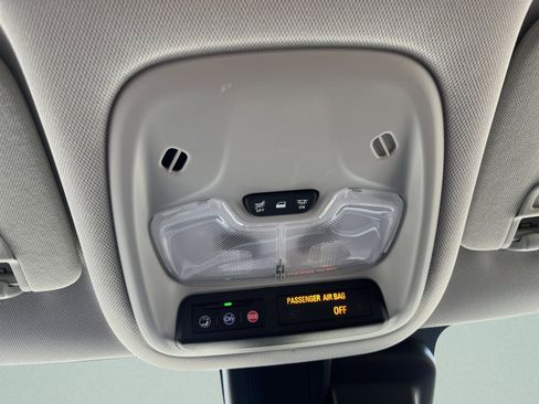 Used 2025 Chevrolet TrailBlazer LT AWD/4WD image 20
