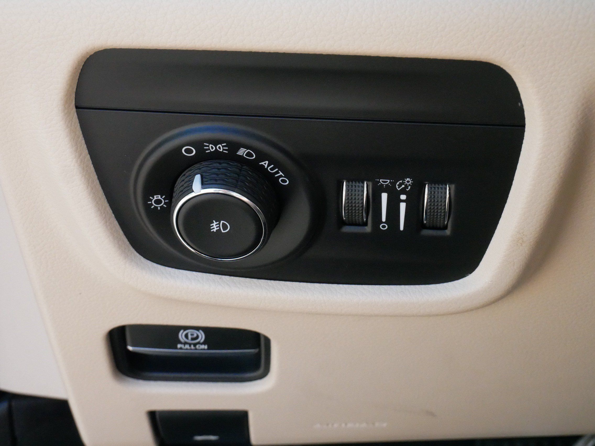 Used 2022 Jeep Grand Cherokee Limited w/ Luxury Tech Group II AWD/4WD image 26