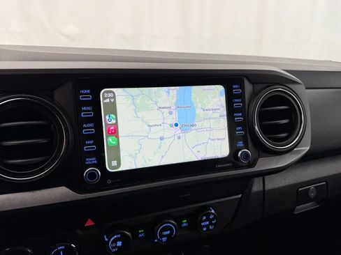 Used 2020 Toyota Tacoma TRD Off-Road AWD/4WD image 18