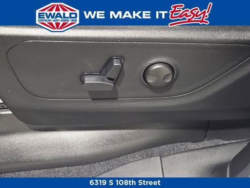 New 2026 RAM 1500 4x4 Crew Cab image 28