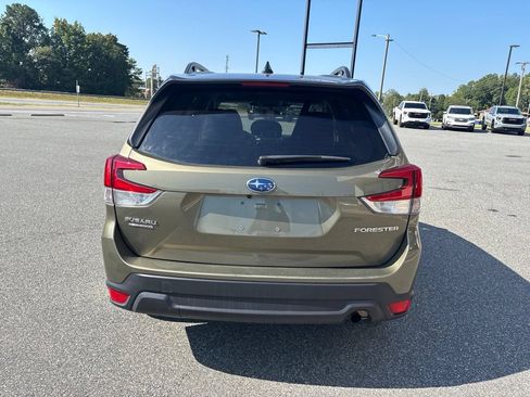 Used 2024 Subaru Forester Premium AWD/4WD image 8