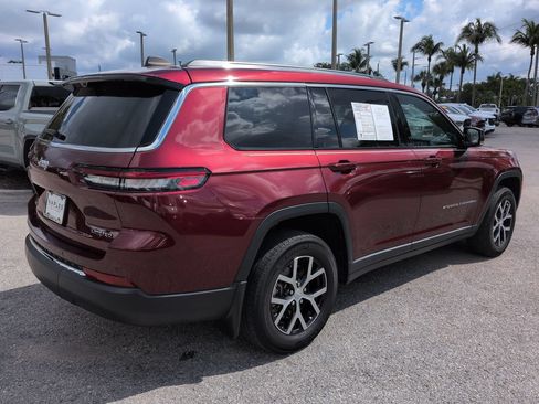 Used 2023 Jeep Grand Cherokee L Limited w/ Luxury Tech Group II AWD/4WD image 5