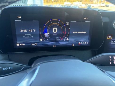 New 2026 Chevrolet Traverse LT w/ Sun and Wheel Package AWD/4WD image 17