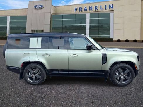 Used 2025 Land Rover Defender 130 X-Dynamic SE AWD/4WD image 8