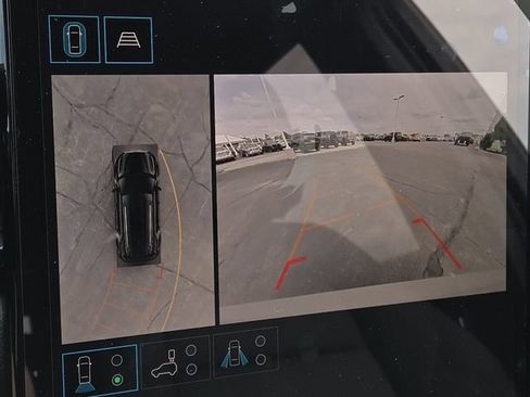 New 2026 GMC Terrain AT4 w/ Technology Package II AWD/4WD image 4