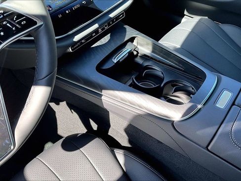New 2026 Mercedes-Benz E 350 4MATIC Sedan image 8