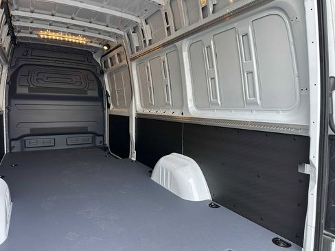 Used 2024 Mercedes-Benz Sprinter 2500 image 19