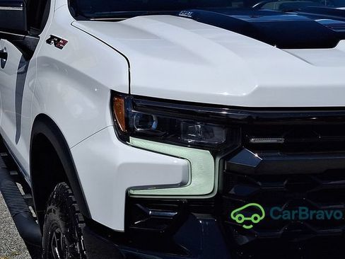 Used 2023 Chevrolet Silverado 1500 ZR2 AWD/4WD image 9