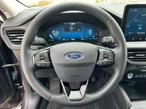 Used 2023 Ford Escape Platinum w/ Premium Technology Package AWD/4WD image 17