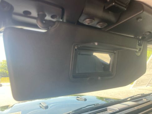 Used 2024 Jeep Gladiator Sport image 24