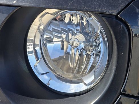 Used 2018 Jeep Renegade Latitude image 11